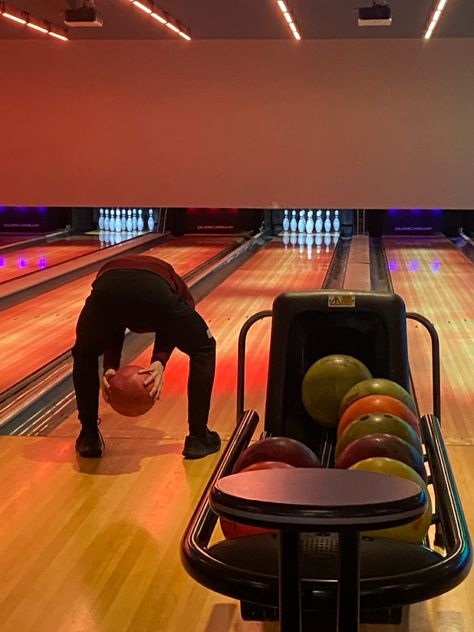 WE BOTH SUCK AT BOWLING LIKE WHAT IS THIS Bowling Pics, Bowling Memes, Bingo Pictures, Bowling Funny, Bowling Party, Bowling Team, Holiday Mood, Bowling Ball, 2025 Vision