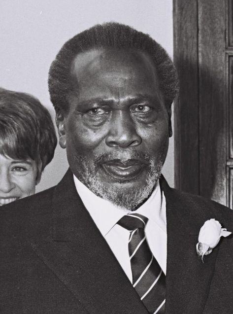 Jomo Kenyatta - Wikipedia Jomo Kenyatta, London School Of Economics, African Union, University College London, Maasai, East Africa, Nairobi, Colleges And Universities, Elizabeth Ii