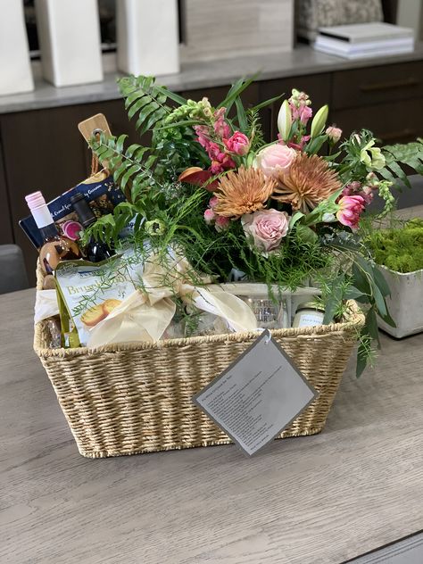 Elegant Gift Baskets, Flower Themed Gift Basket, Salad Bowl Gift Basket Cute Ideas, Cottage Core Basket, Flower Gift Basket Inspire Uplift ⭐, Basket With Wild Flowers, Summer Gift Baskets, Luxury Gift Basket, Yes Way Rose