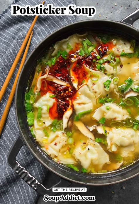 Gyoza Soup Recipe, Prawn Gyoza, Gyoza Soup, Potsticker Soup, Asian Soup Recipes, Vegetable Dumplings, Asian Soups, Dumpling Soup, Soup Base