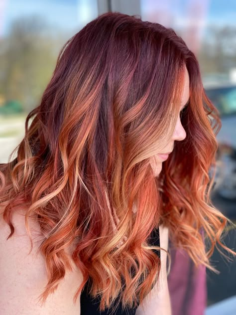 Redhead fire hair balayage Hair Color Ideas Highlights, Balayage Hair Color Ideas, Balayage Hair Color, Red Blonde Hair, Fire Hair, Cute Hair Colors, Ginger Hair Color, Hair Color Auburn, Hair Balayage