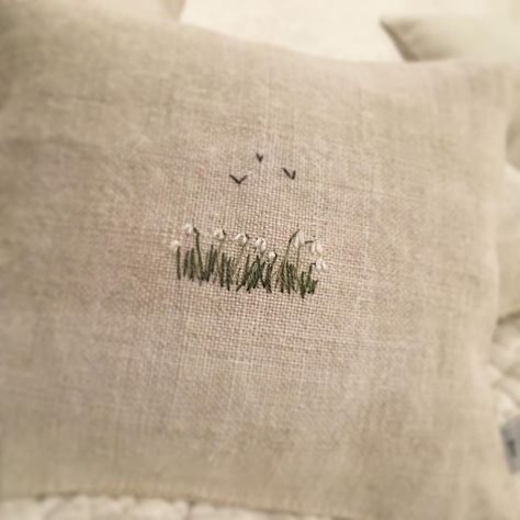 Welcoming Sign, Embroider Ideas, Lavender Pillows, Small Embroidery, Needlework Embroidery, Hand Embroidery Art, Slow Stitching, Embroidery Needles, Diy Sewing Projects