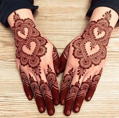 Back Hand Mehndi Design, Henne Tattoo, Inai Pengantin, Back Hand Mehndi, Tato Henna, Hand Mehndi Design, Rose Mehndi Designs, Very Simple Mehndi Designs, Modern Mehndi Designs