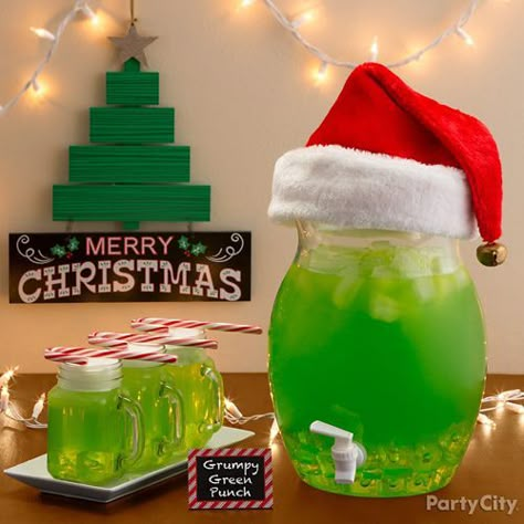 Christmas Party Friends, Punch Party, Christmas Pajama Party, Girls Christmas Party, Grinch Christmas Party, Adult Christmas Party, Whoville Christmas, Christmas Movie Night, Work Christmas Party