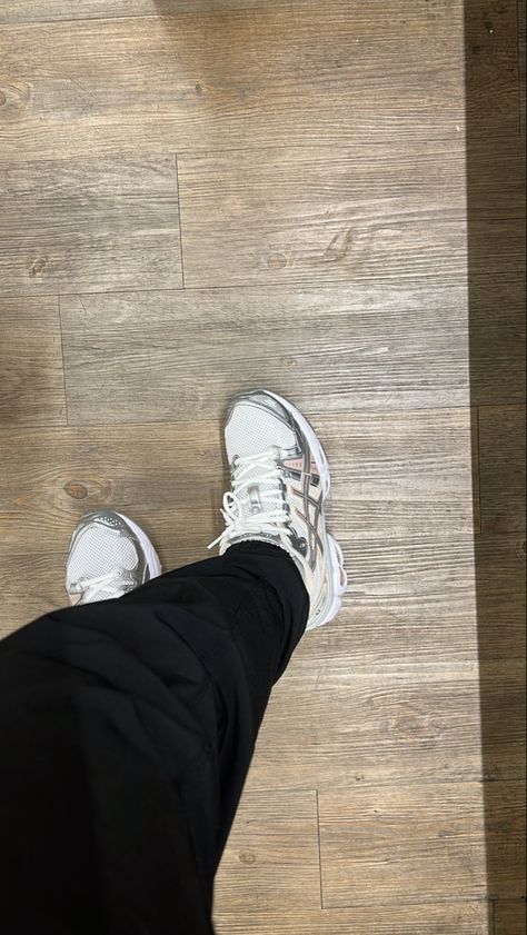 #sneakerhead #contentcreator #fashion #asics Asics 1130 Outfit Men, Asics Fits Men, Mafia Families, Cool Wrist Tattoos, Balenciaga Track, Mirror Pic, Asics Gel, Thug Life, Aesthetic Gif