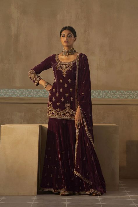 Brands That Have Bridesmaid Worthy Velvet Kurta Sets - ShaadiWish Velvet Sharara Suit, Velvet Sharara, Pakistani Gowns, Sureena Chowdhri, Gharara Designs, Velvet Suit Design, Velvet Kurta, Velvet Lehenga, Kurta Patterns