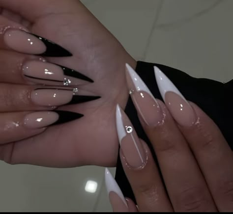 Long Nail Black Designs, Black Nail Fall Design, White Design Acrylics, Black And White Stiletto Nails Design, Black Nails Ideas Stiletto, Black Nail Sets Almond, Black And White Nails Stiletto, Black And White Almond Nails Design, Black Elegant Nails Classy