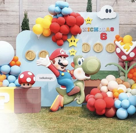 Mario And Luigi Backdrop, Retro Mario Birthday Party, Mario Kart Balloons, Mario Party Balloons, Super Mario Birthday Decor, Super Mario Party Decor, Modern Mario Birthday Party, Super Mario Balloon Garland, Mario Bros Party Ideas Decoration