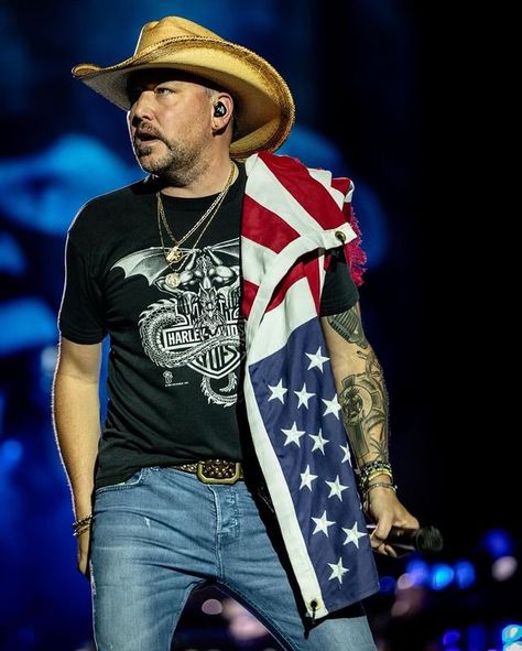 Jason Aldean (@jasonaldean) • Instagram photos and videos Jason Alden, Bailey Zimmerman, Best Country Singers, Happy New Year Gif, Best Country Music, Toby Keith, New Year Gif, Save Fuel, Country Music Lyrics