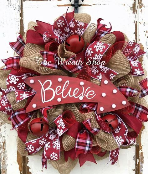 Rustic Christmas Christmas Wreaths With Lights, Christmas Wreaths Diy Easy, Wreaths Christmas, Wreaths Ideas, Christmas Mesh Wreaths, Christmas Decorations Wreaths, Christmas Wreaths To Make, Christmas Wreaths For Front Door, Wreaths Diy