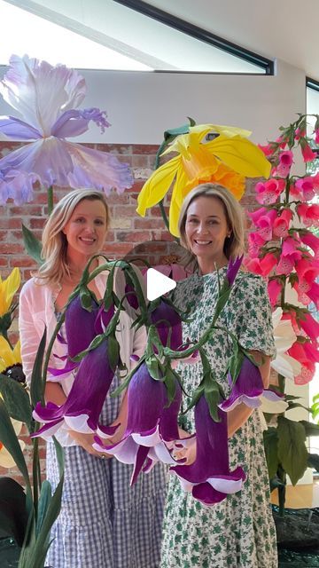 Fleur Harris on Instagram: "GIANT FLOWERS for Melbourne’s Royal Botanic Gardens! A brand new build by us, @fleurharris and Sophie from @nestihome ✂️🌸  Inspired by the perennial border currently in bloom at the @royalbotqnicgardensvictoria  we created Bluebells, Foxgloves, Jonquils, Dahlia, Cosmos, Coneflowers and an Iris standing at over 3m tall, to create this massive ‘Secret Garden’ art installation!   This one-of-a-kind build was brought to life by 18 rolls of crepe paper, 11 metres of piping, 6 bags of concrete, 22 metres of wire, 3 litres of Mod Podge and 14 non-stop days of creativity.  These giant flowers are now on display to the public the Gardens Shop at Melbourne’s Royal Botanic Gardens, free for you to view and enjoy!   Thank you to everyone who joined us in our stories for th Floral Shop Interior, Secret Garden Art, Fleur Harris, Giant Flowers Diy, Secret Garden Party, Paper Garden, Royal Botanic Gardens, Perennial Border, Cosmos Flowers