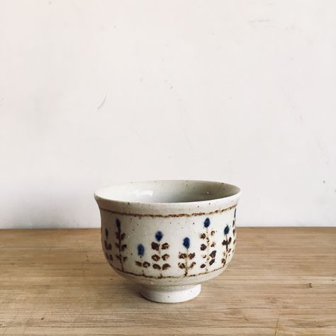 iron and cobalt oxide / pottery, ceramics @zizoitong Cobalt Wash Ceramics, Cobalt Oxide Ceramics, Oxide Pottery, Oxide Ceramics, Pots Ideas, Ceramic Ideas, Pottery Ceramics, Dog Bowls, Cobalt