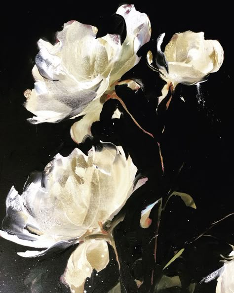 Painting On Black Background, Black Background Painting, Flowers Black Background, Black Canvas Art, Black Canvas Paintings, Abstract Flower Painting, Black And White Painting, Oil Painting Flowers, Rose Painting