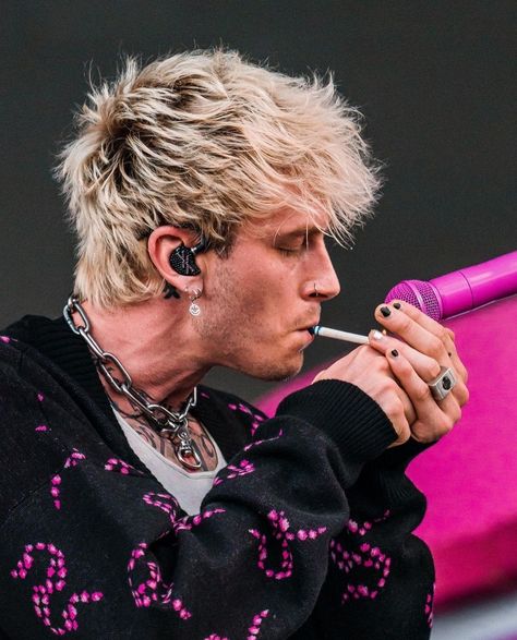 Mgk Haircut, Mgk Hair, Mgk Long Hair, Bleached Hair Men, Peach Hair Colors, Blonde Hair Boy, Peach Hair, Edgy Haircuts, Colson Baker