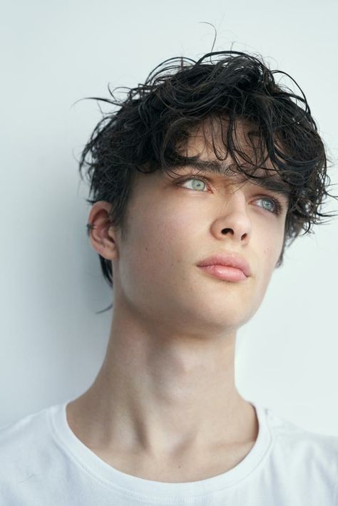 Black Hair Green Eyes, Black Hair Boy, Blue Eyed Men, Black Hair Blue Eyes, Get Glowing Skin, Character Inspiration Male, Beautiful Curls, Face Photography, Model Face