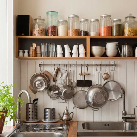 Design Hacks, Small Kitchen Organization, Tiny Kitchen, Clever Storage, Maximize Space, Kitchen Shelves, Kitchen Supplies, Kitchen Items, Pots And Pans