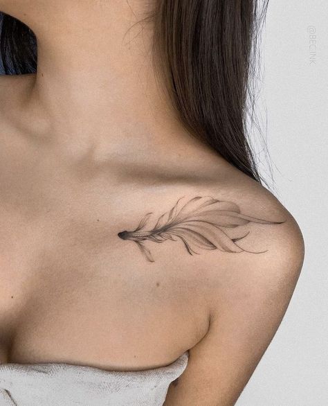 Aesthetic Tattoo Ideas, Small Shoulder Tattoos, 20 Aesthetic, Bone Tattoos, Shoulder Tattoos For Women, Collar Bone Tattoo, Classy Tattoos, Discreet Tattoos, Subtle Tattoos