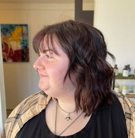 A Shag Haircut, Plus Size Hairstyles, Photo Of A Woman, Flattering Haircuts, Flattering Hairstyles, Wide Face, Short Curls, A Haircut, Long Pixie