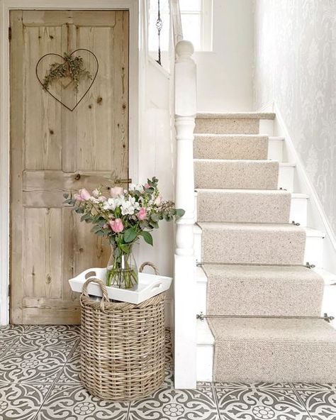 Cottage Hallway, Stairs And Hallway Ideas, Cottage Stairs, Cottage House Interior, Stairs Renovation, Cotswold Cottage, Dado Rail, Staircase Decor, Casa Country