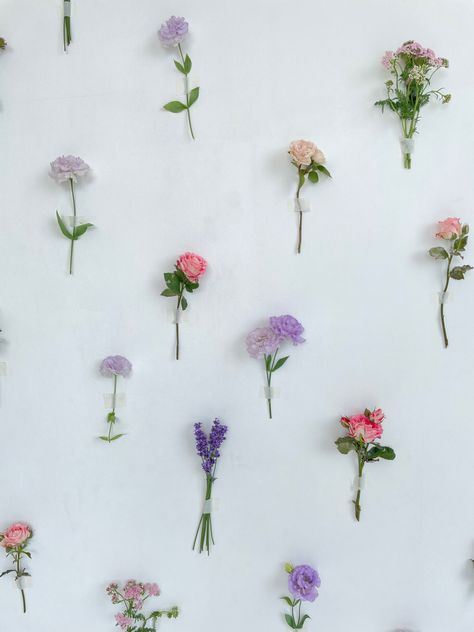 Flower Wallpaper Backdrop, Flower Background For Photoshoot, Wall Decor For Photoshoot, Background Wall For Photoshoot, Flower Backdrop Photoshoot, Flower Background Photoshoot, Photoshoot Background Ideas, Photoshoot Wall, Purse Wall