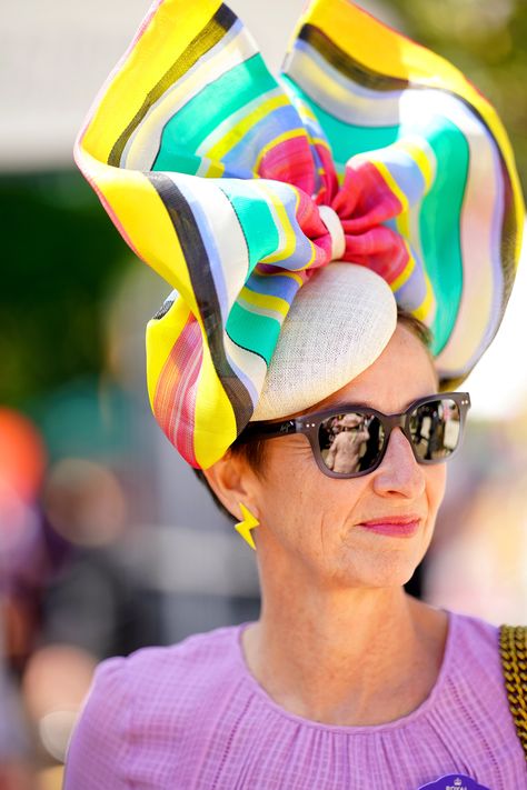 Lady Amelia Spencer, Lady Eliza Spencer, Princess Diana Niece, Ascot Outfits, Hot Pink Hat, Blue Headpiece, Bright Orange Dress, Charles And Camilla, Carole Middleton