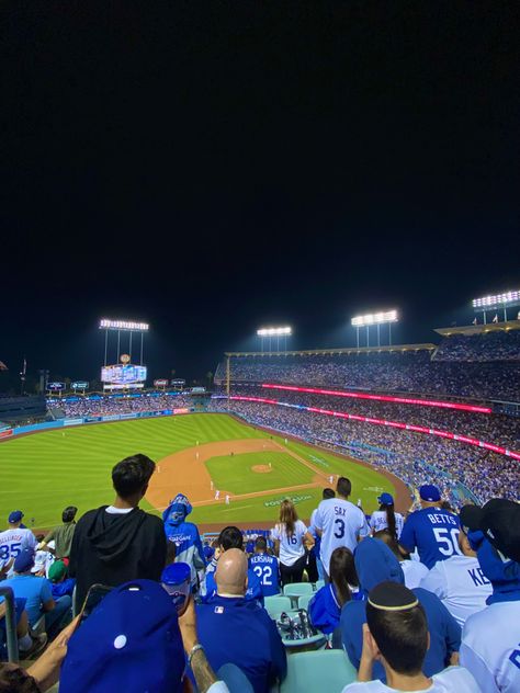 Dodger Game Aesthetic, Dodger Stadium Aesthetic, Dodgers Stadium, La Dodgers Background, Baseball Lifestyle, Dodgers Game, Astros Game, La Dodgers World Series 2024, Los Angeles Dodgers Stadium