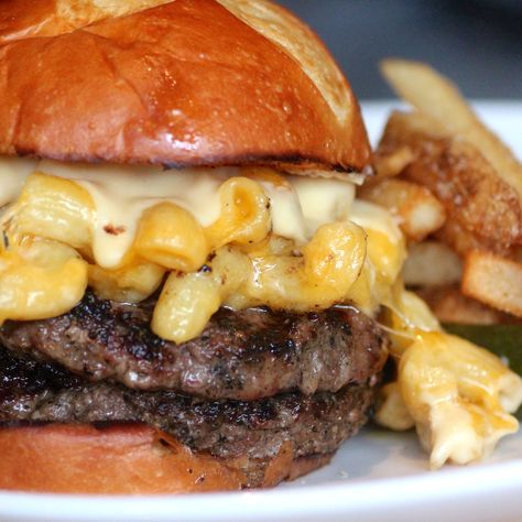 BACON MAC-AND-CHEESE BURGERS IN SODO Mac And Cheese Burger, Bacon Food, Cheeseburger Recipe, Bacon Mac And Cheese, Cheese Burger, Best Cheese, Burgers Sandwiches, Good Burger, Cheese Sandwiches