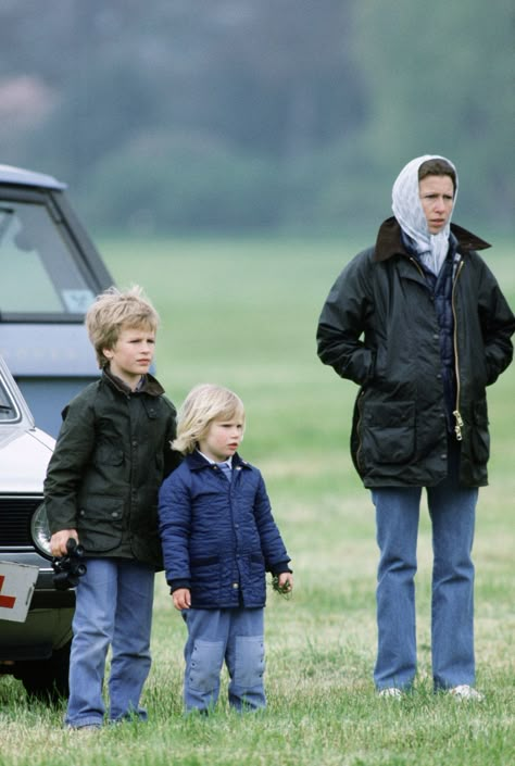 Prince Charles And Diana, Peter Phillips, Queen Mum, Zara Phillips, Winter Schnee, Barbour Jacket, Young Prince, Princess Beatrice, Princess Eugenie