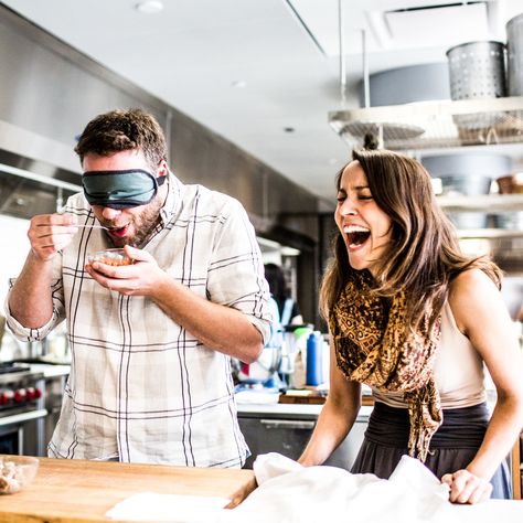 Seth Rogen Is a Blindfolded Taste Test Genius #Celebrities #People #Facebook #seth_rogen #Taste_Test Bon Appetit Test Kitchen, Immersive Dining, Blind Test, Seth Rogen, Kitchen Things, Taste Test, Food Tasting, Food Test, Character Reference