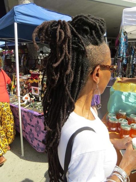 Undercut Locs Styles, Shaved Sides With Faux Locs, Dreads With Shaved Sides Black Women, Shaved Sides With Locs Black Women, Locs And Undercut Black Women, Locs Undercut Women, Loc Undercut Women, Shaved Sides Locs, Dreadlock Undercut