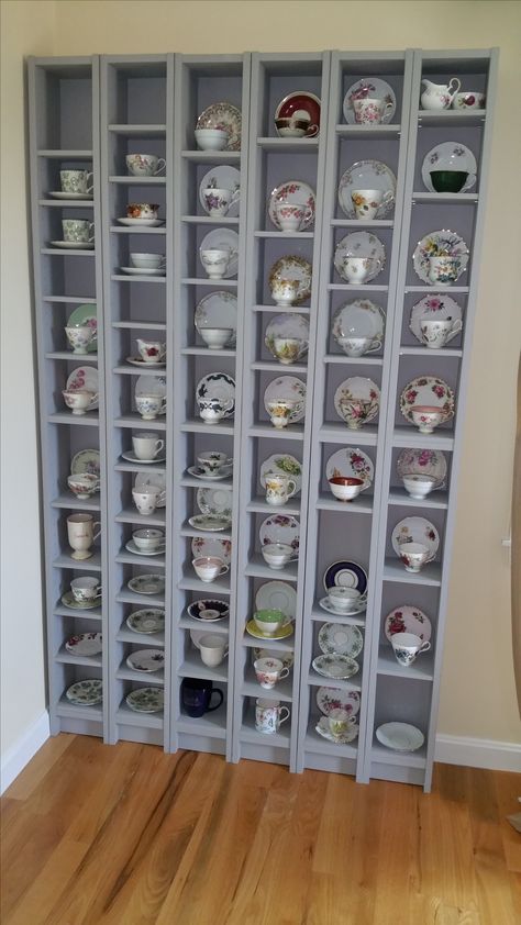 Teacup Organization, Tea Cup Storage Ideas, Teacup Collection, Teacup Storage, Tea Cup Display Cabinet, Cup And Saucer Display, Teacup Display, Teacup Display Ideas, Teacup Collection Display