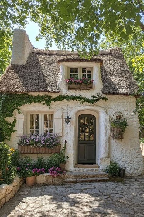 Cozy Home Outside, Small Cute Cottage, Cottagecore House Decor, Cottage House Exterior, Whimsical House, Fairytale Houses, Casa Hobbit, Cottage Tiny House, Cute Cottages