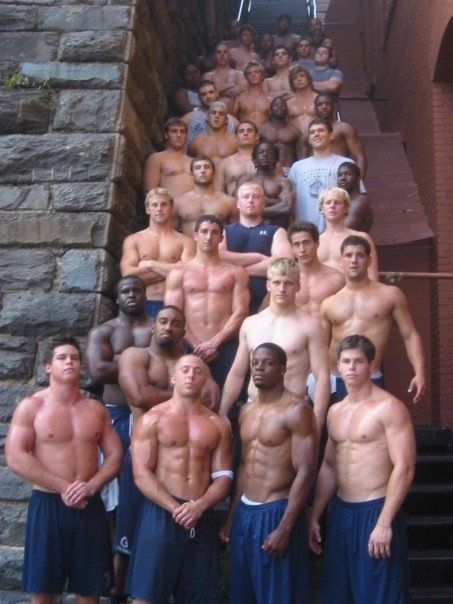 Stairway to heaven Muscled Men, Frat Guys, Today Pictures, Frat Boy, Many Men, Muscular Men, Locker Room, Shirtless Men, Perfect Man