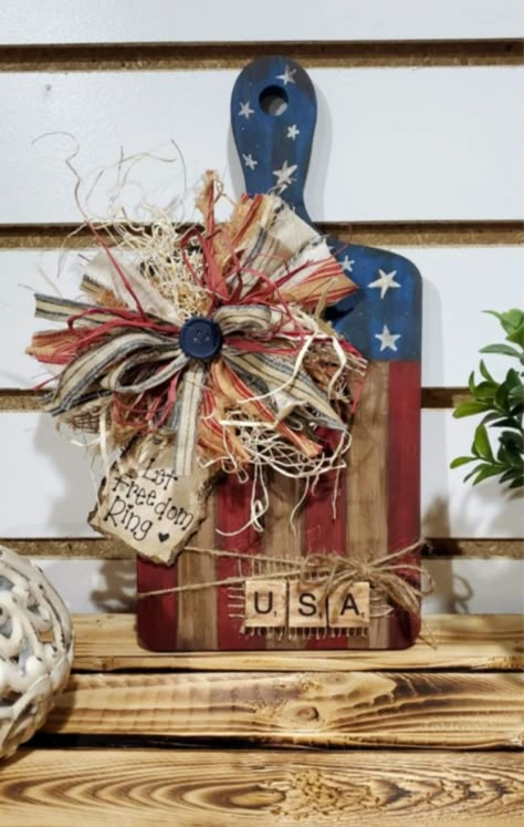 Patriotic Fundraiser Ideas, Wood Cutout Crafts, Easy Porch Decor, 4 X 4 Wood Crafts Ideas, July 4th Wood Crafts, Vintage Inspired Crafts, Spring Summer Crafts To Sell, Diy Dollar Tree Fall Decor Ideas, Diy Decor To Sell