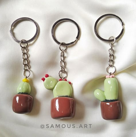 Cactus Keychain, Clay Things, Clay Clay, Hand Built Pottery, Modeling Clay, Fimo Clay, Clay Art Projects, Polymer Clay Projects, Porcelain Clay