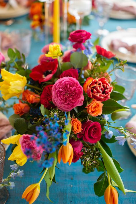 This Wedding Takes Color To A Whole New Level - Inspired By This Multicolor Wedding, Colorful Centerpieces, Bright Wedding Colors, Wedding Color Pallet, Fleur Orange, Jewel Tone Wedding, Bright Wedding, Summer Wedding Colors, Yellow Wedding