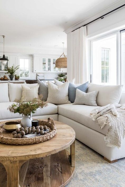 15 Inspiring Modern Coastal Living Rooms - The Unlikely Hostess Small Coastal Living Room, Coastal Farmhouse Living Room, Coastal Cottage Living Room, Modern Coastal Living Room, Beach House Living Room, Modern Farmhouse Living, Coastal House, Homeward Bound, Cottage Living Rooms