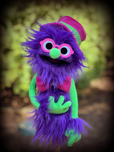 Adorable Monster Puppet Professional Puppets, Monster Puppet, Puppet Ideas, Custom Puppets, Silly Puppets, Monster Inc, Puppet Making, Soft Toys, Soft Toy