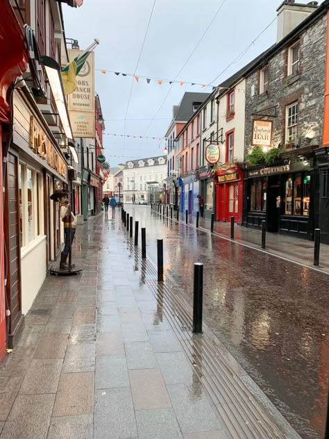 Downtown Killarney. Travel Ireland Ireland Lifestyle, North Ireland, Ireland City, Living In Ireland, Ireland Spring, Monaghan Ireland, Ireland Core, Summer In Ireland Aesthetic, Dingle Ireland Aesthetic