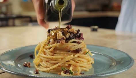 Italian Pasta Recipe, Simple Pasta, Italian Pasta Recipes, Easy Pasta Dishes, Kalamata Olives, Italian Pasta, Sweet And Sour, Easy Pasta, Pasta Recipe