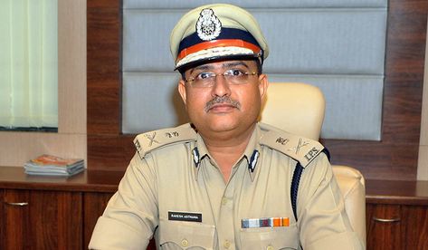 Indian Police Service (IPS) officer of Gujarat cadre and Delhi Police Commissioner Rakesh Asthana has got a big relief. The petition filed in the High Court against his appointment to the post of Delhi Police Commissioner has been dismissed. In this petition, the extension of service given to him for one year was challenging. However, the High Court was hearing the matter for a long time. Continuous #DelhiPoliceCommissioner #HighCourt #petitiondismissed #RakeshAsthana Ips Officer, Indian Police, Indian Police Service, Border Security Force, Delhi Police, English Articles, Jaisalmer, High Court, Mock Test