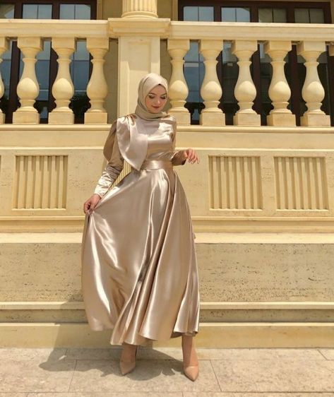 Elegant Silk Dresses, Hijab Dress Party, Estilo Hijab, Girls Dress Outfits, Soiree Dress, Mode Abaya, Women Dresses Classy, Fancy Dresses Long, Elegant Dresses Classy