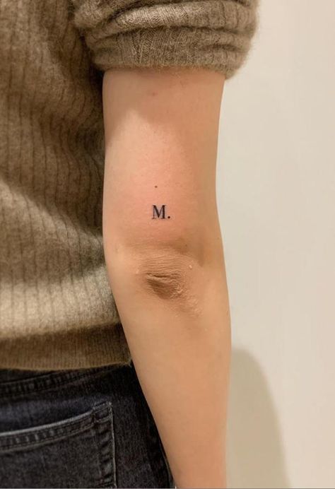 Small Tattoos Letters, One Letter Tattoo, Letter S Tattoo Ideas, Small Letter Tattoos, Tattoos Letters, Small Letter Tattoo, Dr Tattoo, M Tattoo, Letters Tattoo