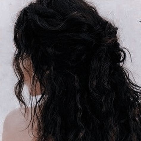 Black Wavy Hair, Black Hair Aesthetic, Hair Aesthetic, Black Curly Hair, Long Black Hair, Atticus, It Goes On, Dark Brown Hair, Character Aesthetic