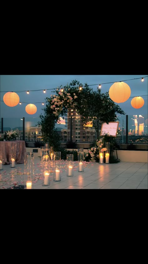 Rooftop Engagement Rooftop Anniversary Decor, Terrace Decor For Engagement, Rooftop Decoration Ideas For Party, Rooftop Terrace Wedding Decor, Roof Engagement Decoration, Rooftop Terrace Party Decoration, Engagement Ideas Indian Decoration, Rooftop Wedding Reception Night, Roof Top Wedding Decor