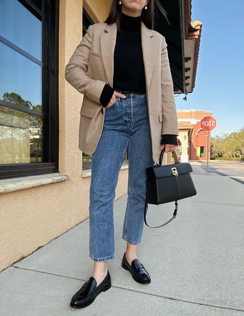 Oversized Blazer Outfit Casual, Tan Blazer Outfit, Toronto Spring, Oversize Blazer Outfit, Sakura Outfits, Academic Fashion, Oversized Blazer Outfit, Winter Autumn Outfits, Jean Levis