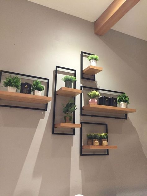 https://youtu.be/PO0ZlmdKTEc Unique Wall Shelves, Modern Wall Shelf, Regal Design, Diy Wall Shelves, Wall Shelves Design, Floating Wall Shelves, Decorating Shelves, Modern Shelving, Estantes Flotantes