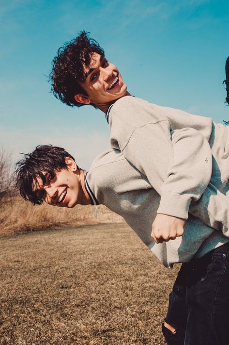 Brother Photography Poses, Brother Poses, The Dobre Twins, Lucas Dobre, Sibling Photo Shoots, Twins Posing, Brothers Photography, Brother Photos, Brothers Art