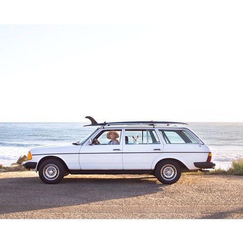 thiswildidea's photo on Instagram Surf Vehicles, Merc Benz, Benz Classic, Car Life, Beach Cars, Daimler Benz, Classic Mercedes, Mercedes Benz Classic, Vintage Surf