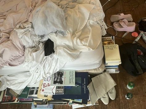 Messy Room, Sofia Coppola, Rest And Relaxation, My Room, French Girl, Bedroom Inspo, Just Girly Things, My New Room, Dream Room